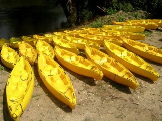  奥弗涅的 Canoe Pont du Chateau 